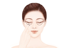 STEP2 - 자막 마사저로 제3의 눈이라 불리는 눈썹사이 정중앙을 원을 그리듯 눌러 열을 내려줍니다.