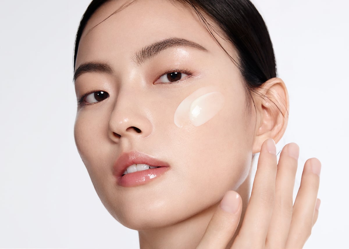 설화수 자음생크림 - 사용자 100%*가 경험한 밀도-탄력-리프팅 스스로 채운 탄력으로 완성한 고밀도 피부