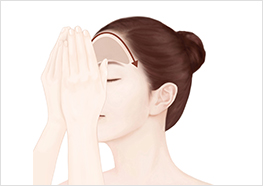 STEP5 - Breathe in the fragrance for 3 seconds, then press your forehead area, and massage the formula into your skin to wrap up your beauty ritual.