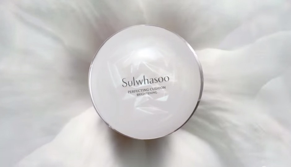 Perfecting Brightening Cushion – ผิวกระจ่างใสตลอดวันโดยการเผยความความสว่างในผิวคุณ  영상보기