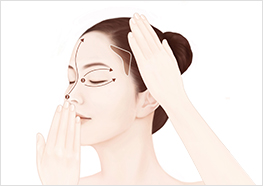 ขั้นตอนที่ 3 - ใช้มือข้างหนึ่งตรึงผิวบริเวณรอบดวงตาสไลด์ไปยังขมับ จากนั้นใช้มืออีกข้างนวดนวดไปยังรอบดวงตา จมูกและหน้าผาก